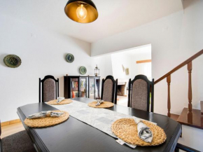 Soothing Holiday Home in Ferrel near Baleal Island